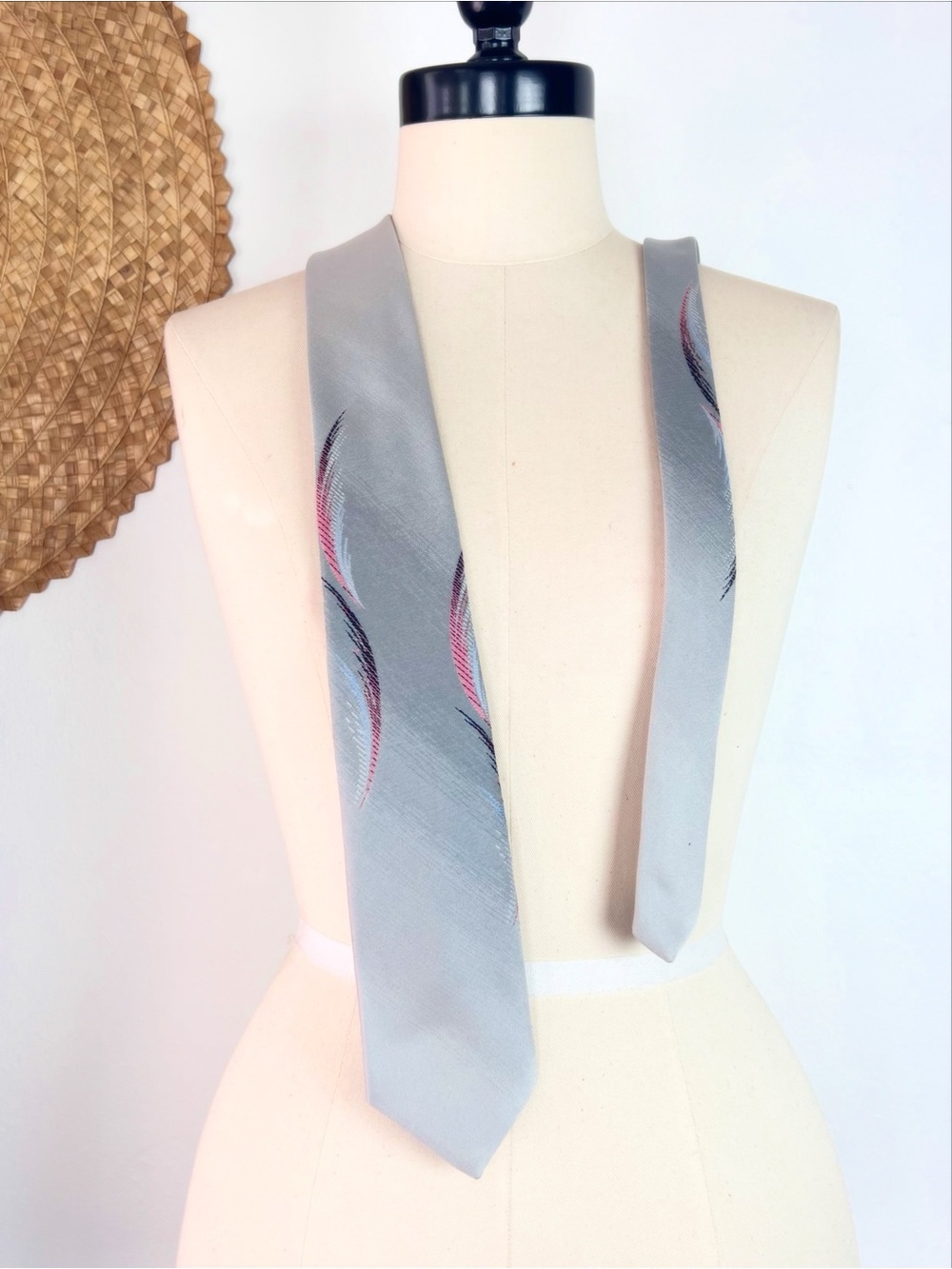 DINO ORSINI 1960’s Vintage Silk Blend Gray Gradient Pink & Black Feather Necktie